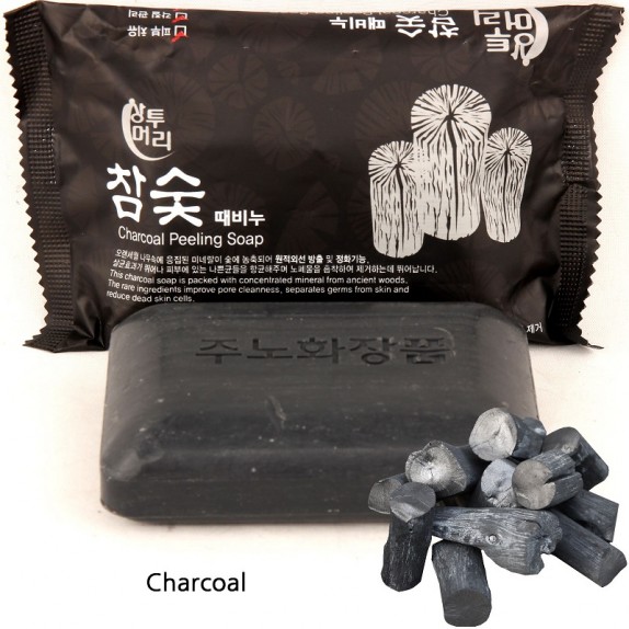 Заказать онлайн Juno Пилинг-мыло с древесным углем Verpia Charcoal Peeling в KoreaSecret